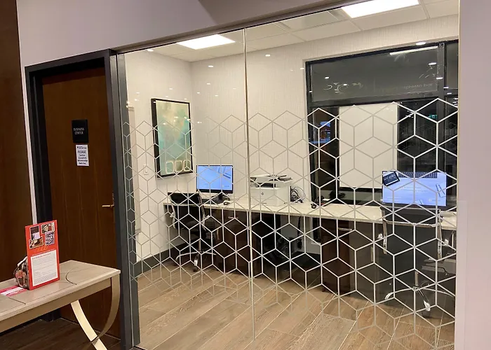 Best Western Plus Suites Downtown Calgary