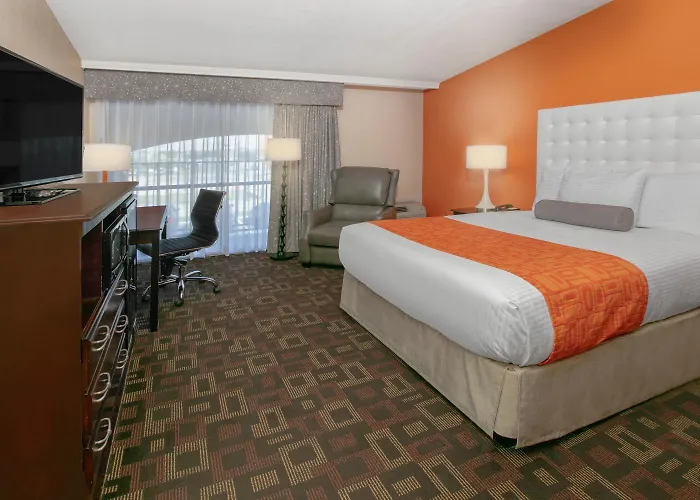 Howard Johnson By Wyndham Oklahoma City Okc Airport, Near Fairgrounds, I40- Free Full Hot Breakfast