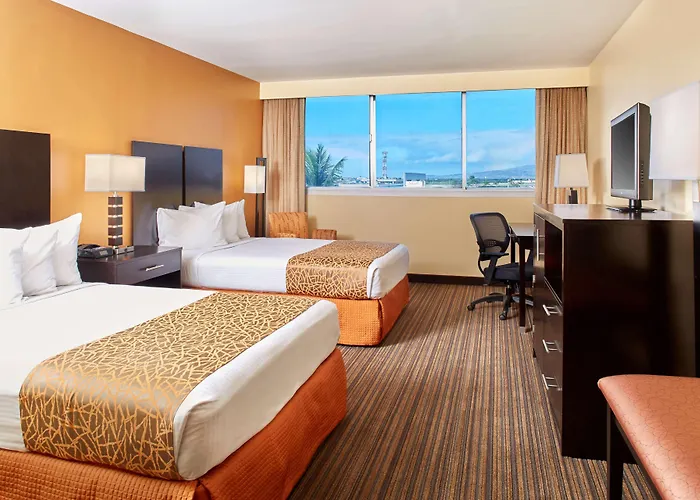 Best Western The Plaza Hotel Honolulu Airport - Free Breakfast