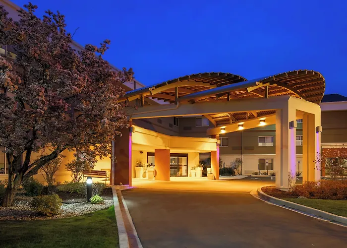 Holiday Inn Express Milwaukee - West Medical Center By Ihg