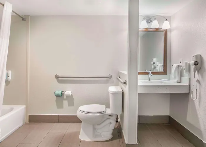 Quality Inn & Suites Athens University Area