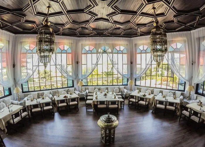 El Minzah Hotel