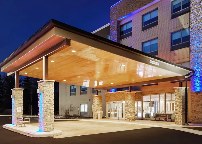 Holiday Inn Express & Suites Chicago North Shore - Niles By Ihg