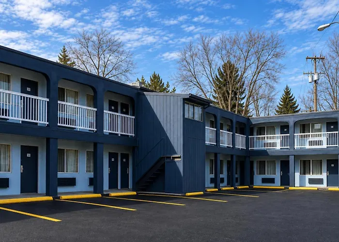 Richmond Inn & Suites Near Dayton I-70