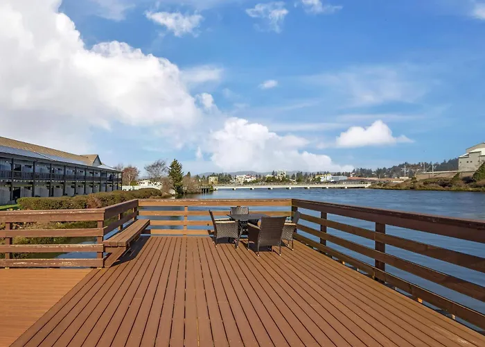 Edgewater Inn And Suites, An Ascend Collection Hotel