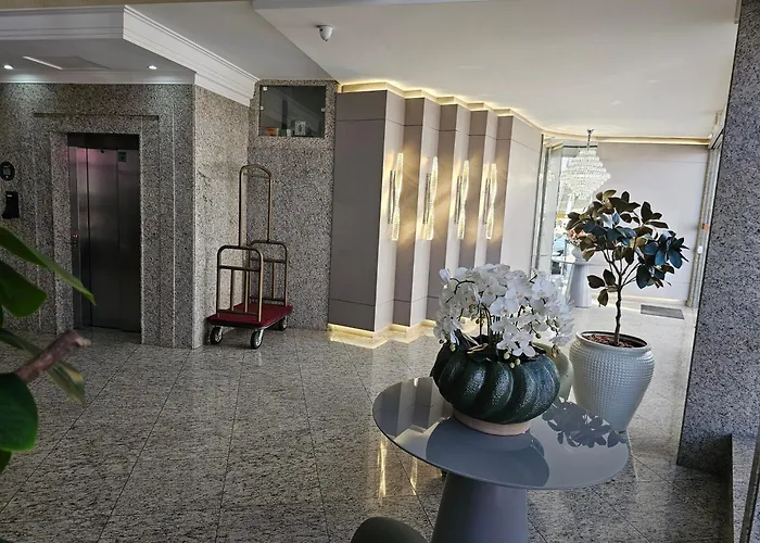 Barbur Center Hotel