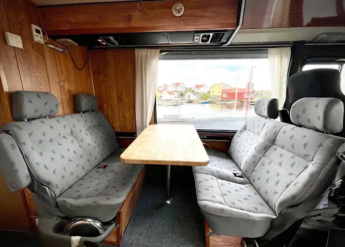 Stor Husbuss Naera Havet - 4 Baeddar