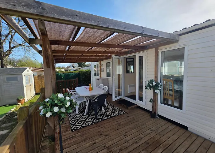 Grand Mobil Home Climatisation 4 X Velos Fournis