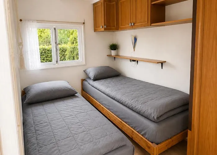 Villa Kunterbunt- 100 Meter Zum Strand - 5 Sterne Campingplatz Waabs