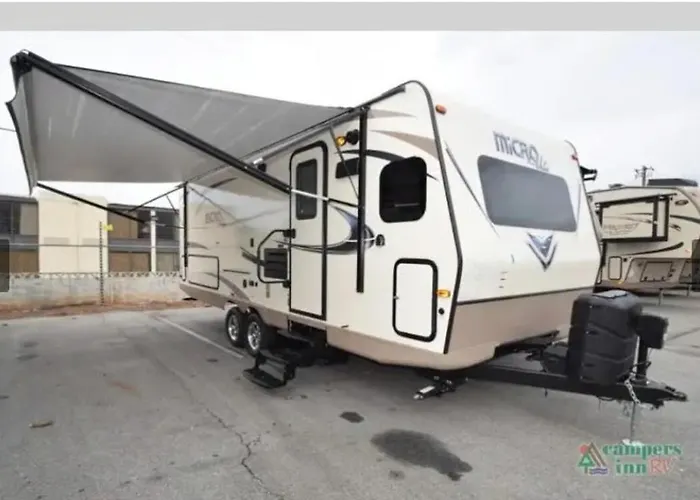 Modern Camper With Kitchen, Shower, Ac