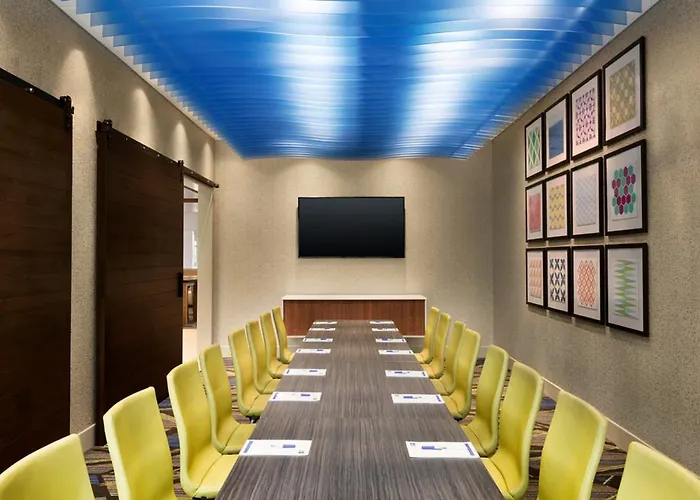 Holiday Inn Express & Suites - Watertown By Ihg
