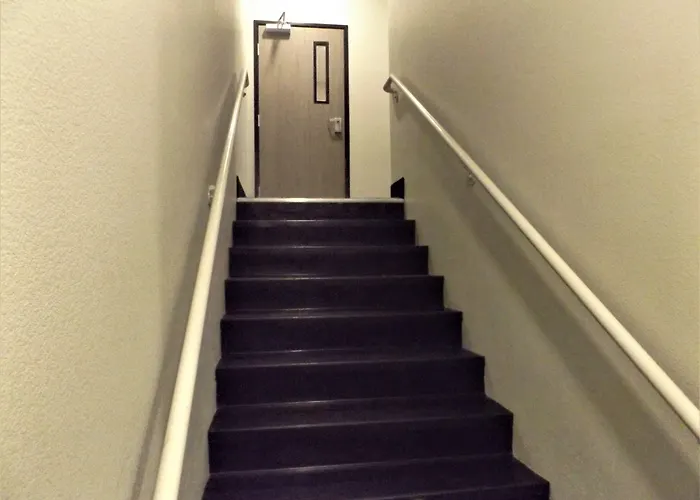 Brookstone Inn & Suites