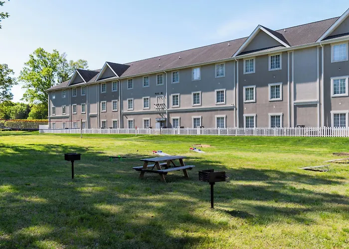 Stay-Over Suites - Fort Gregg-Adams Area