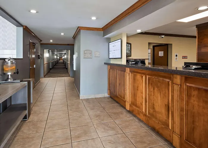 Best Western Plus North Canton Inn & Suites