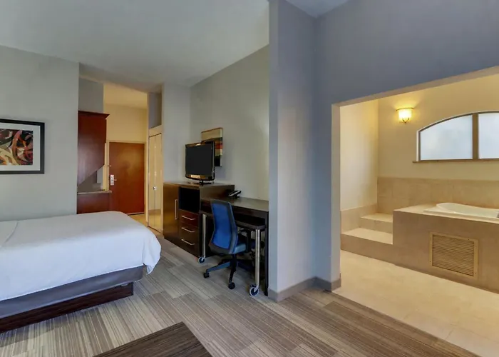 Holiday Inn Express Hotel & Suites Dayton-Centerville By Ihg