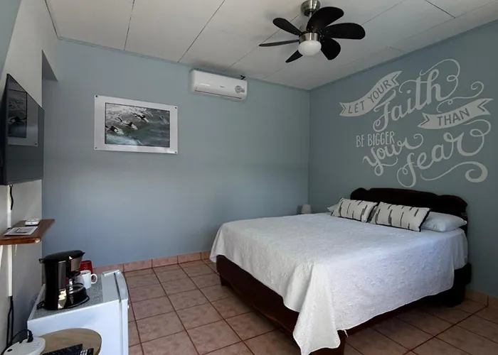 Hotel Perico Azul & Surf Camp