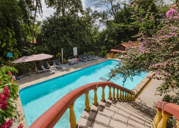 Hotel Tres Banderas