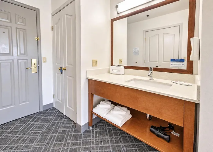 Comfort Inn & Suites Lancaster Antelope Valley