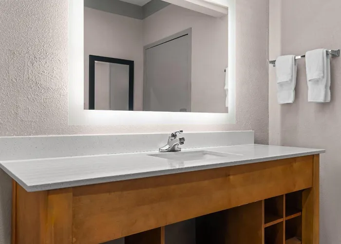 La Quinta Inn & Suites By Wyndham Jackson Airport - Pearl