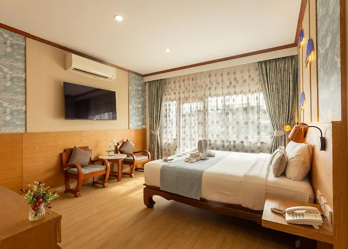 Baan Sailom Hotel Phuket - Sha Extra Plus