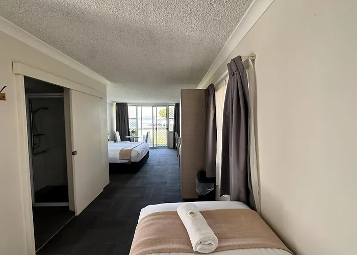 Zorba Waterfront Motel