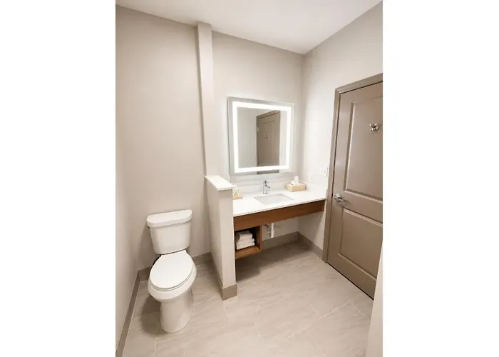 Holiday Inn Express Kenedy By Ihg