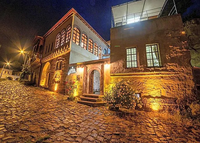 Kapalos Cave Hotel