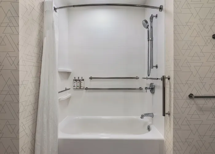 Holiday Inn Express & Suites Rhinelander By Ihg