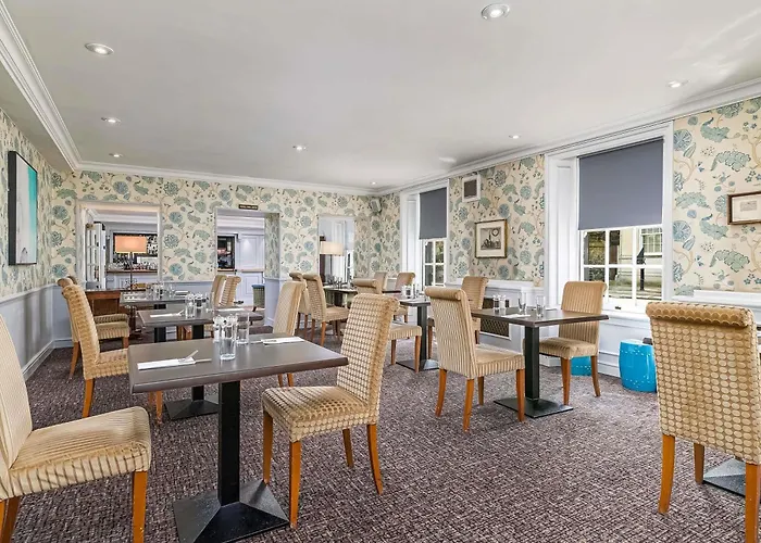 Mercure Salisbury White Hart Hotel & Apartments