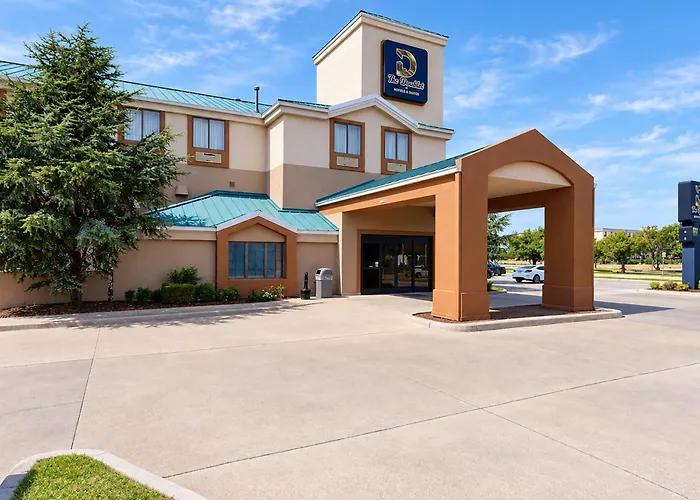 The Douillet By Demeure Hotels