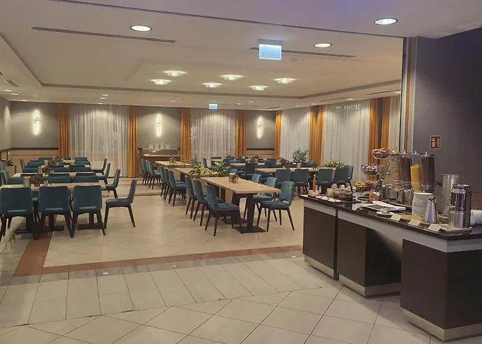 Garden Hotel Wellness Es Konferencia