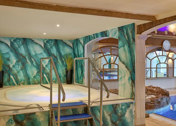 Parkway Hotel & Spa