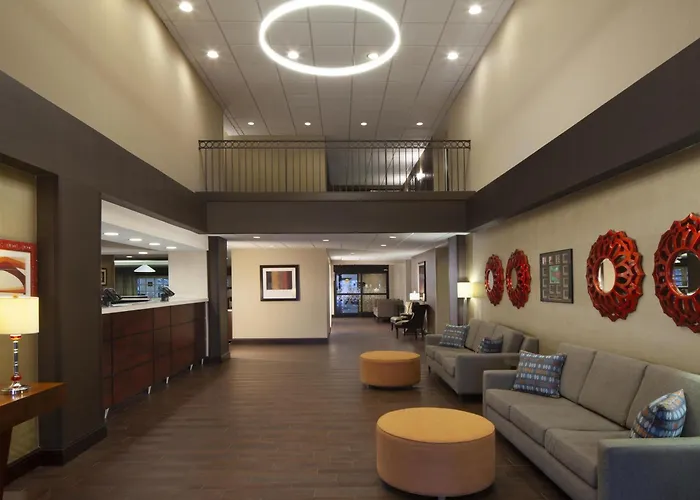 Hampton Inn Charleston-Southridge