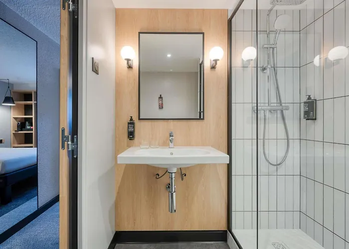 Ibis Orly Chevilly Tram 7