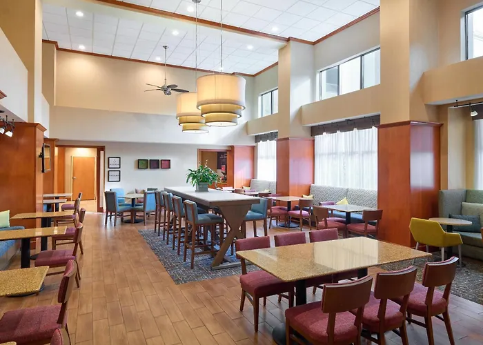 Hampton Inn & Suites Providence / Smithfield