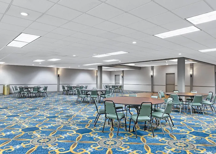 Ramada By Wyndham Tulsa Broken Arrow
