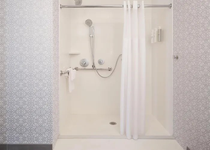 Hampton Inn & Suites Cleveland-Mentor