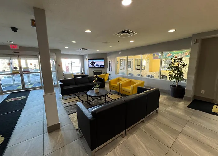 Super 8 By Wyndham Edmonton South