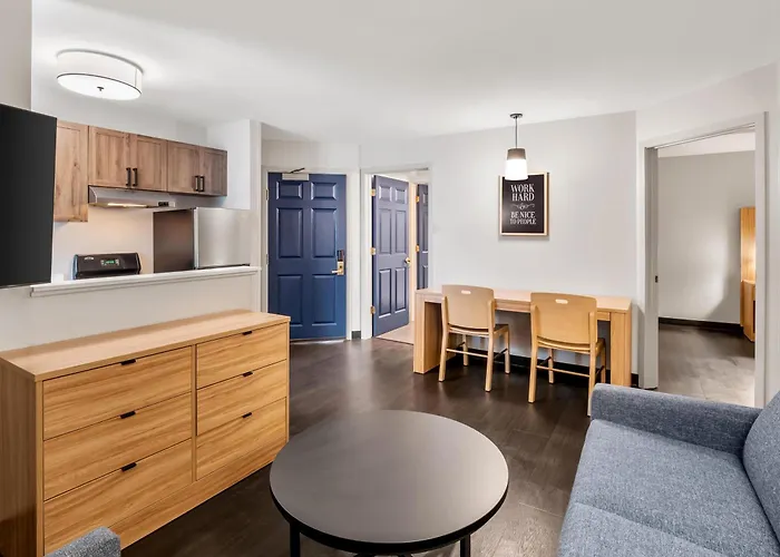 Sonesta Simply Suites Detroit Novi