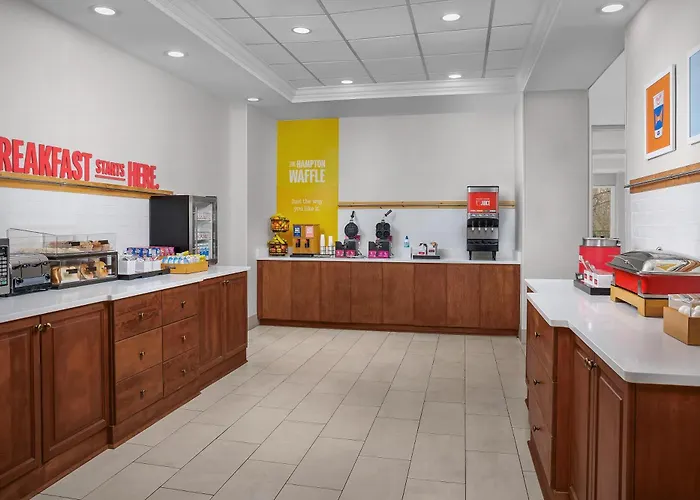 Hampton Inn & Suites Clinton