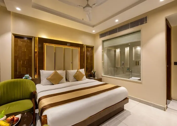 Hotel Grand Plaza - Near New Delhi Railway Station And Connaught Place - By M S Hospitality