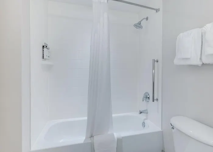Holiday Inn Express & Suites Medford-Central Point