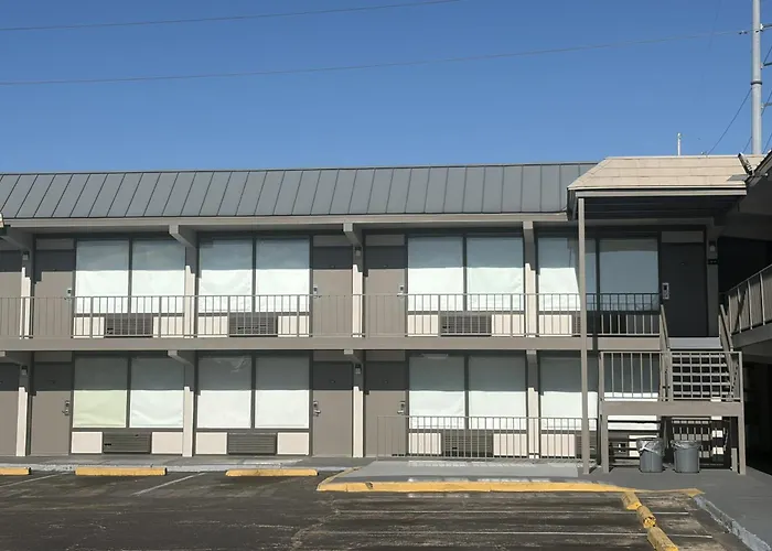 Super 8 By Wyndham Birmingham