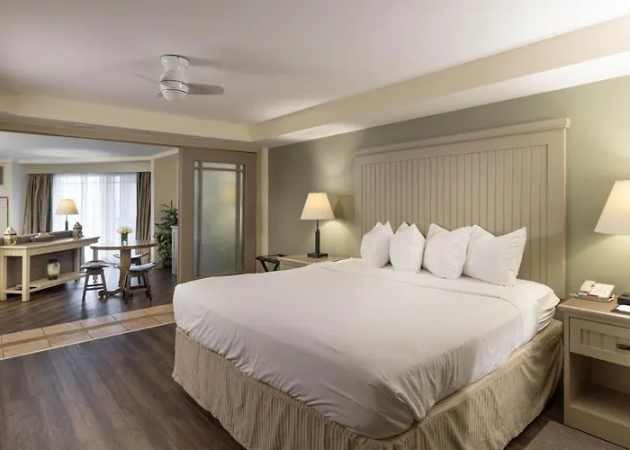 1000 Islands Harbor Hotel