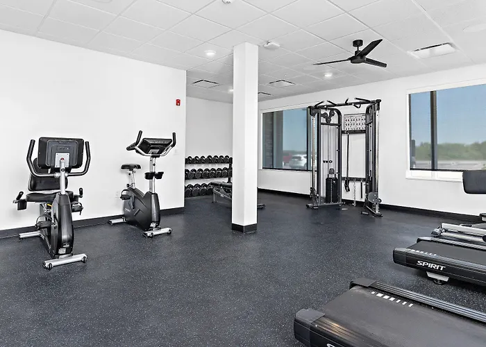 Holiday Inn Express Kansas City North - Parkville By Ihg