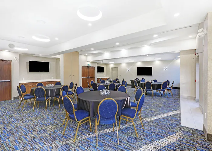 Holiday Inn Express & Suites - Woodstock, On Canada