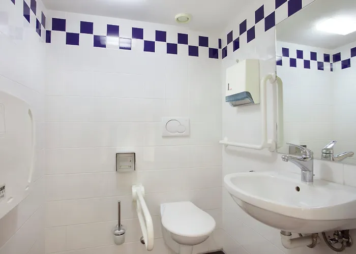 Holiday Inn Express Geneva Airport By Ihg