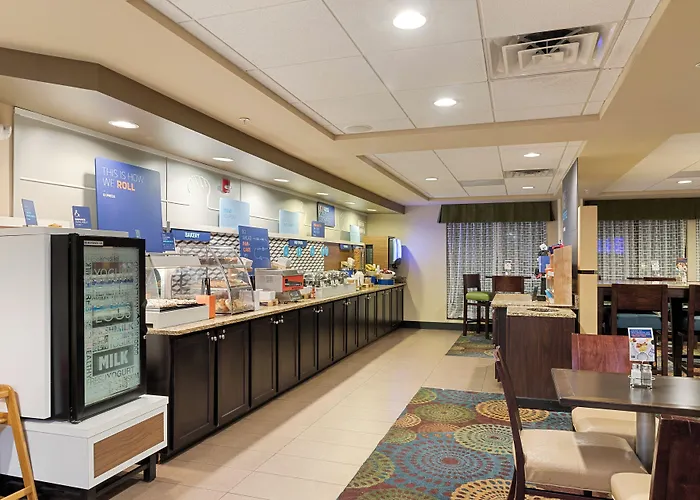 Holiday Inn Express Bloomington West By Ihg