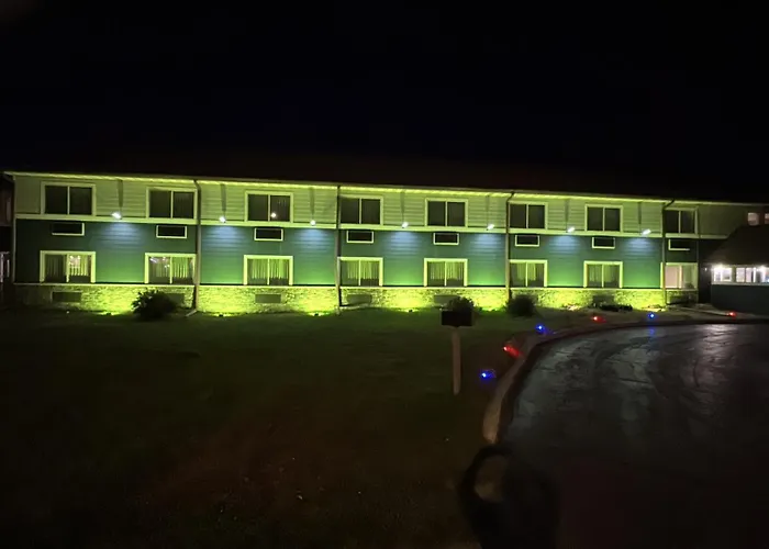 Northwoods Inn And Suites