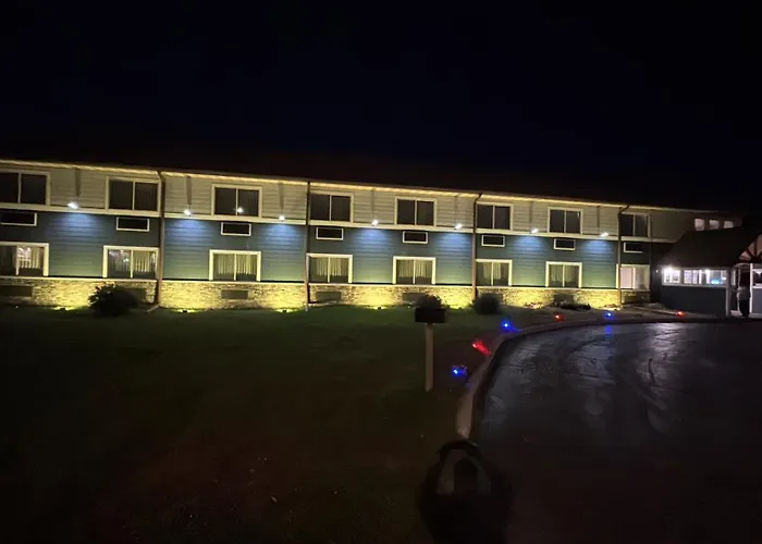 Northwoods Inn And Suites